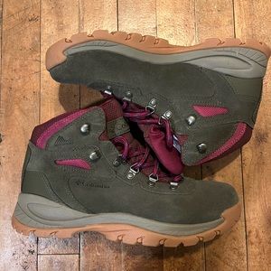 Women’s 9 like new Columbia Newton Ridge hiking boots